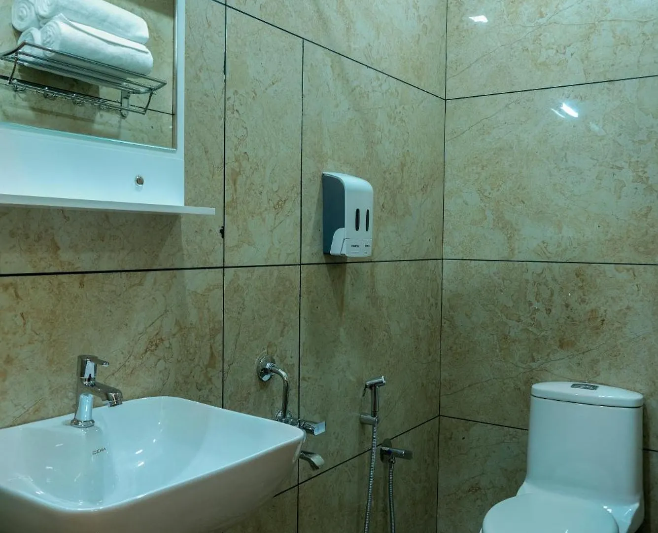 Hotel Fly View Airport Residency à Nedumbassery Inde
