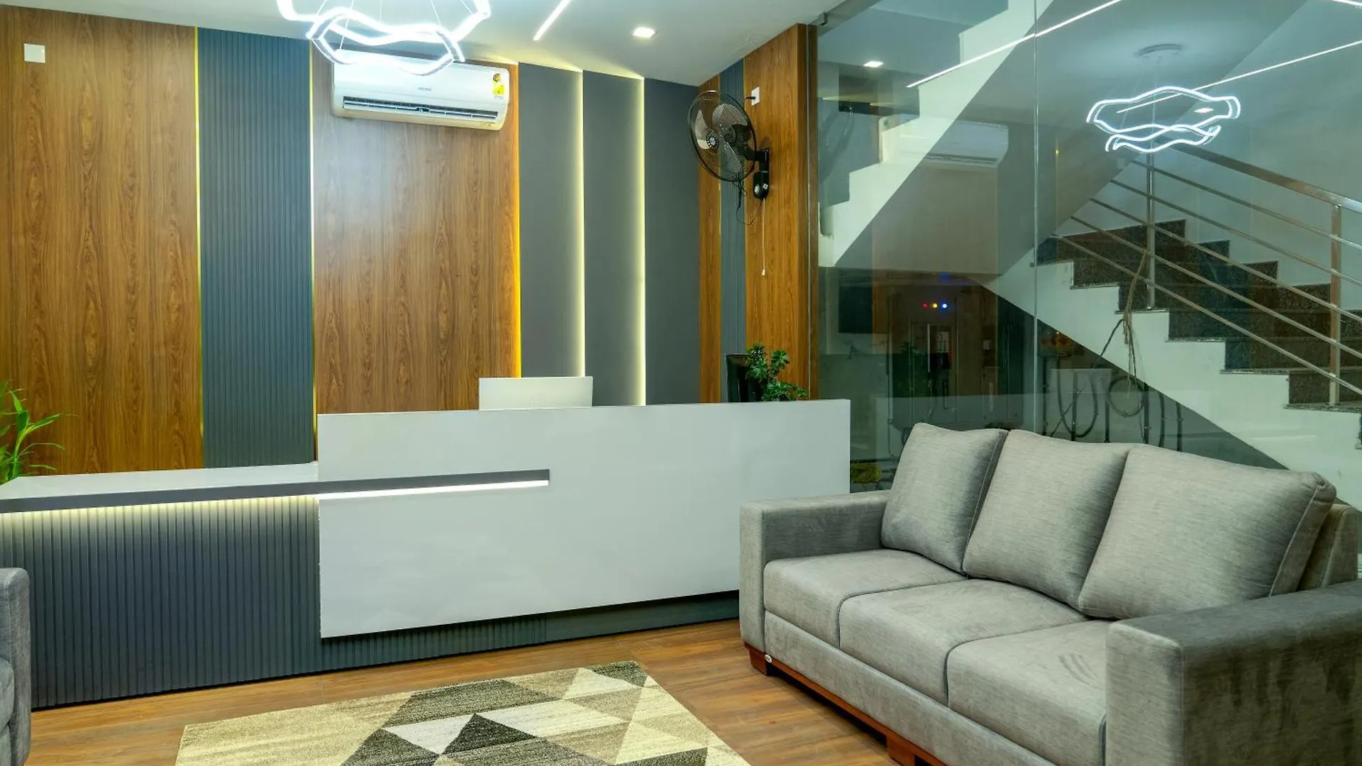 Hotel Fly View Airport Residency à Nedumbassery