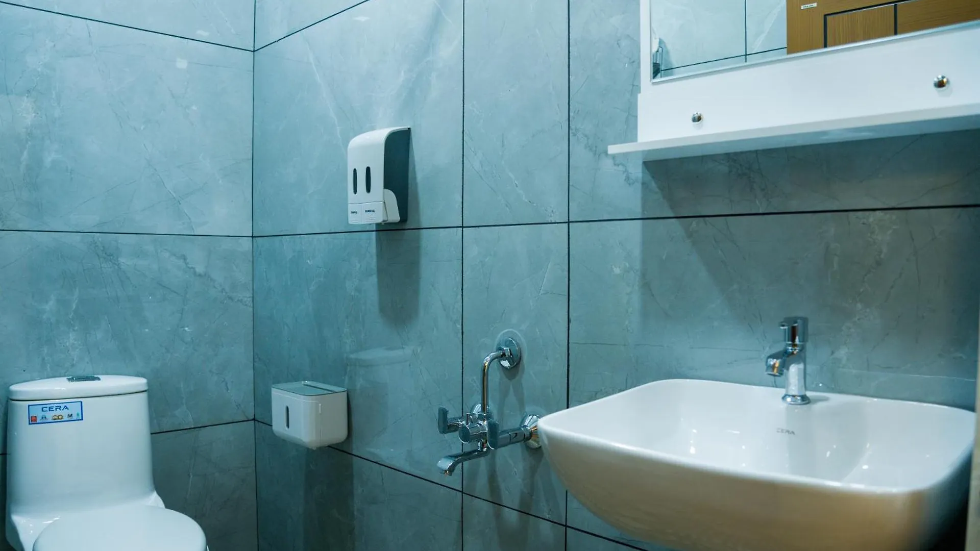Fly View Airport Residency Hotel Nedumbassery 0*,  India